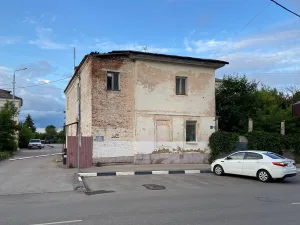 Западный флигель