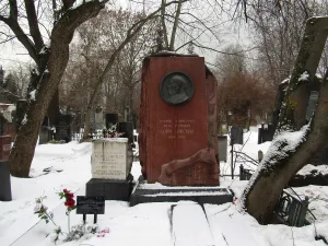 Могила Кончаловского Петра Петровича (1876-1956), художника (Хамовники)
