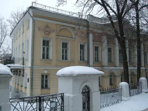 Ограда с воротами (Басманный)