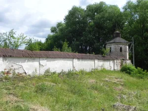 Ограда с башенками (Большевик)