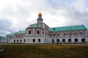 Церковь Рождества Христова с трапезной палатой