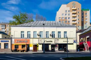 Главный дом городской усадьбы с флигелем