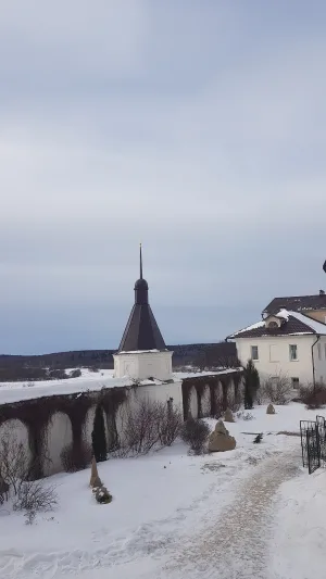 Ограда внутренняя западная