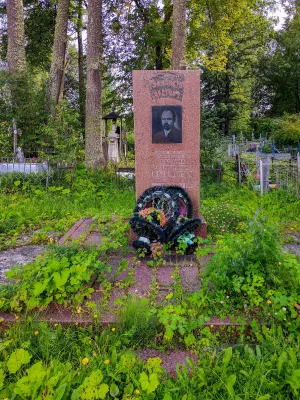 Могила революционера В.А. Вылузгина