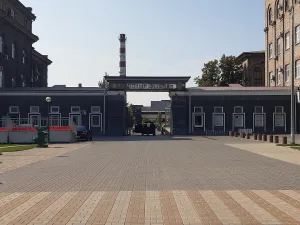 Место, где комсомольцы завода «Красный Октябрь» подняли знамя соревнования