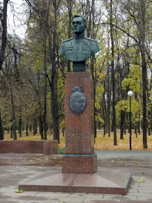 Памятник Яковлеву