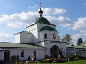 Церковь Кирилла Белозерского (надвратная)