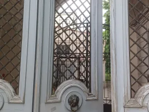 Флигель