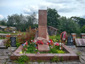 Братская могила воинов-десантников 99-й воздушно-десантной дивизии