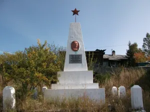 Памятник Сухэ-Батору