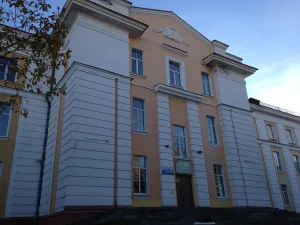 Здание учебного корпуса Мончегорского политехнического колледжа