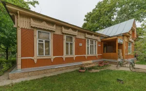 Жилой дом для служащих