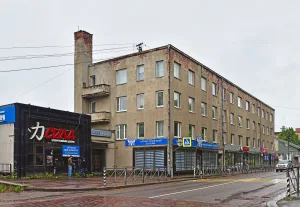 Дом жилой с магазином