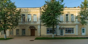 Дом Пономарева и Киселевой с лавками