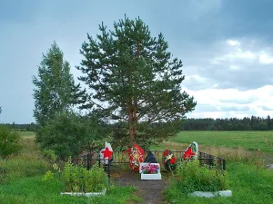 Памятник-стела на месте гибели советских воинов