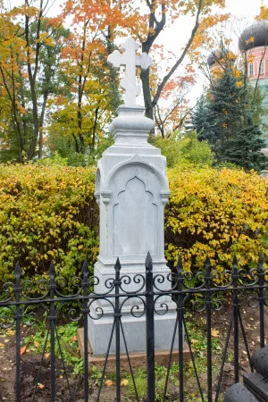 Захоронение с надгробием А.К. Струпова (?-1886) (Донской)