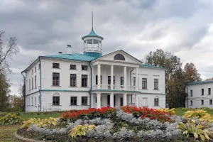 «Большой» дом
