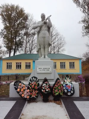 Братская могила 239 советских воинов