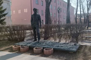 Памятник Вампилову