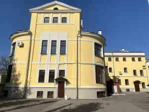 Флигель