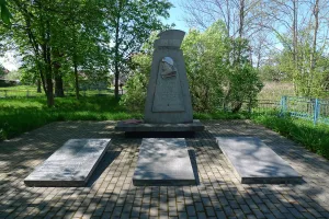 Братская могила советских воинов, погибших в январе 1945 года