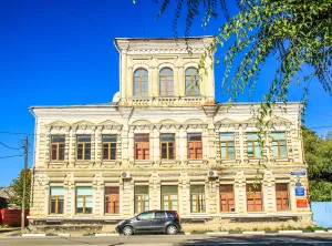 Училище имени Н.В. Гоголя и Ф.М. Достоевского