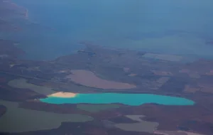 Красное озеро