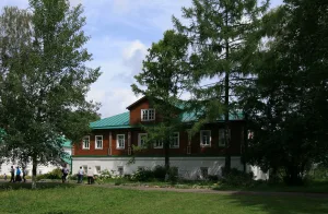 Корпус настоятельский