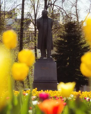 Памятник Крылову