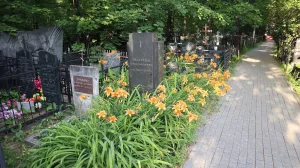 Могила профессора Н. К. Дмитриева (Алексеевский)