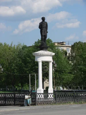Скульптурный памятник борцам революции