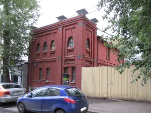 Жилой дом для приезжих астрономов (бывший каретный сарай)