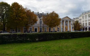 Здание гостиницы "Столбы"