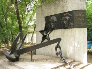 Памятник к 30-летию Победы над нацистской Германией (Феодосия)