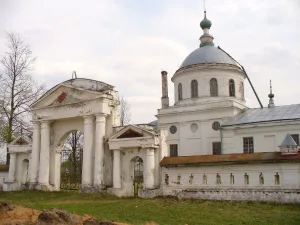 Ограда с воротами (Горки (село))