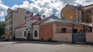 Служебное здание, конюшня