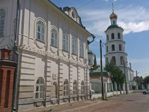 Дом Пчелиных