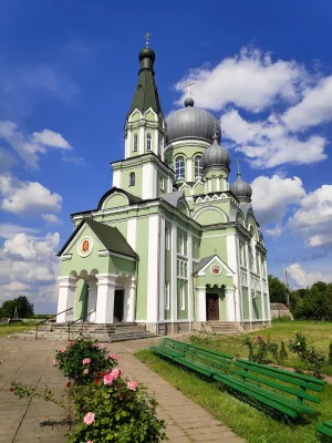 Свято-Троицкая церковь (Достоево)