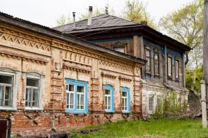 Традиционная усадьба с хозяйственно-ремесленными постройками