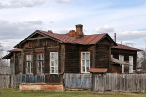 Дом для рабочих деревянный