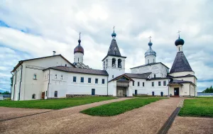 Переходы между собором Рождества Богородицы, колокольней и церковью Благовещения