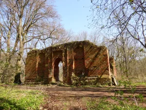 Руины Никольской церкви (Весёлое)