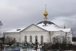 Церковь Покрова Богородицы с оградой