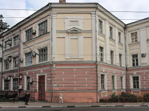 Здание, где в мужской гимназии учился Богданович М.А., поэт