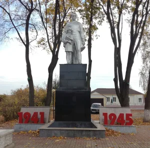 Братская могила 495 советских воинов