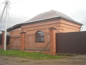 Часовня церкви Петра и Павла с пряслом церковной ограды
