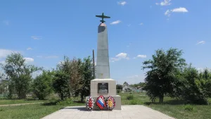 Братская могила лётчиков