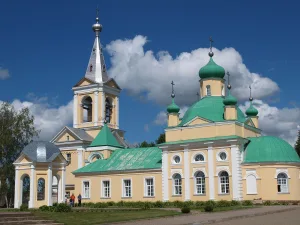 Введенская церковь (ж/д ст. Оять)
