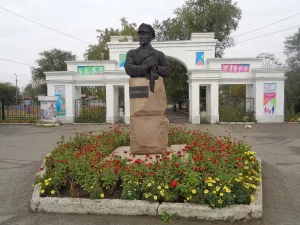 Памятник Н. Д. Томину