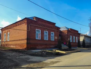 Купеческий дом (одноэтажный, кирпичный)